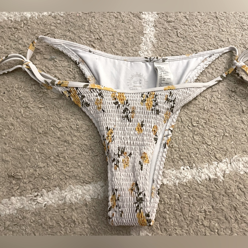Holister swimsuit bottoms